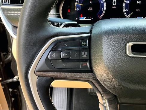 Used 2025 Jeep Grand Cherokee L Limited image 10