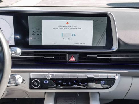 Used 2023 Hyundai Ioniq 6 SEL image 12