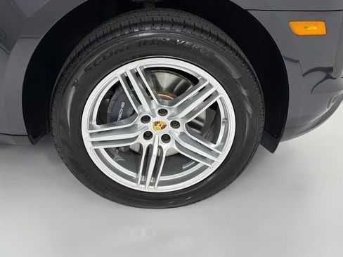 Certified 2021 Porsche Macan AWD/4WD image 34