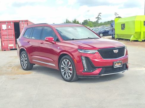 Used 2023 Cadillac XT6 Sport w/ Technology Package AWD/4WD image 8