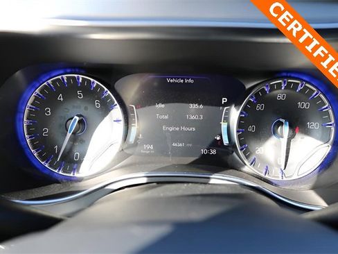 Used 2025 Chrysler Pacifica Limited image 28