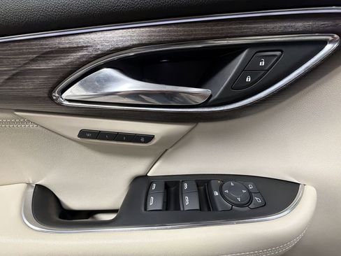 Used 2023 Buick Envision Avenir image 23