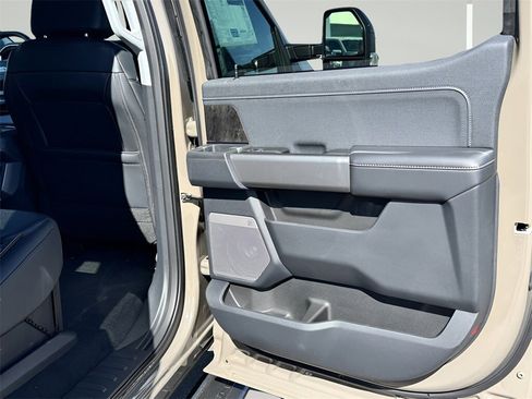 New 2026 Ford F250 Lariat w/ Lariat Premium Package image 32