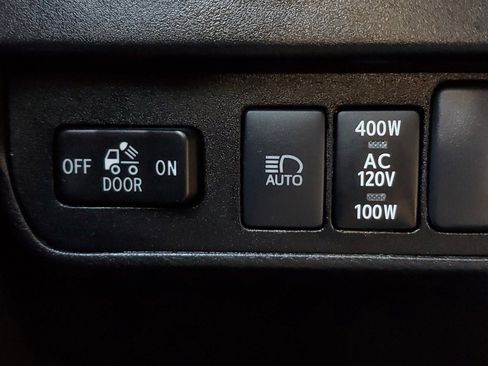 Used 2022 Toyota Tacoma TRD Off-Road w/ Technology Package image 32