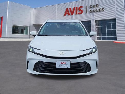 Used 2025 Toyota Camry LE FWD image 10