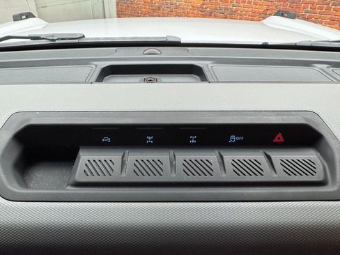 Used 2023 Ford Bronco Badlands image 24