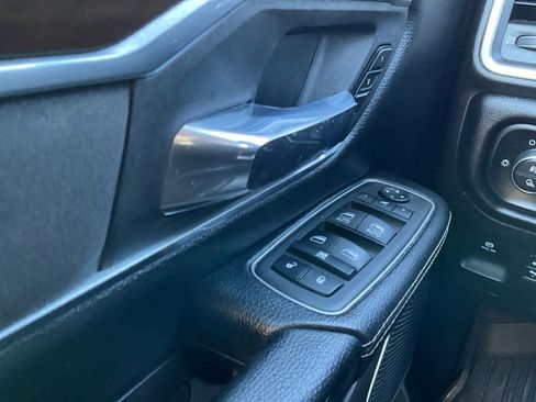 Used 2022 RAM 1500 Laramie AWD/4WD image 19