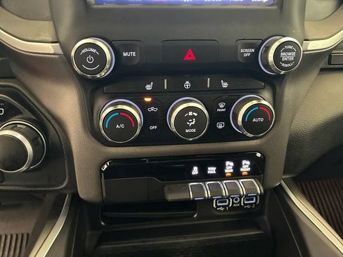 Used 2020 RAM 1500 Big Horn AWD/4WD image 15