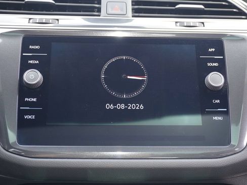 Used 2022 Volkswagen Tiguan SE R-Line FWD image 17
