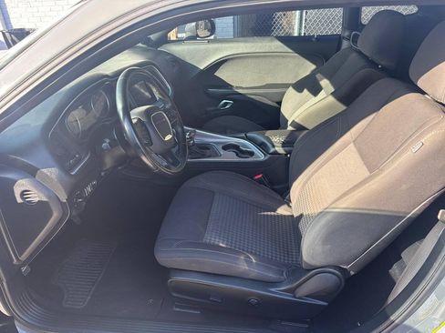 Used 2019 Dodge Challenger SXT RWD image 5
