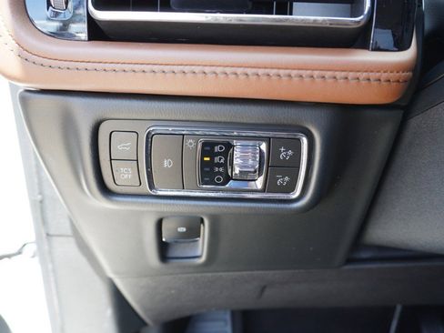 Used 2023 Lincoln Nautilus Reserve w/ Equipment Group 202A image 22