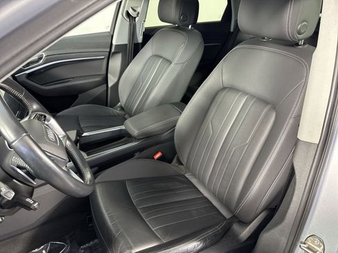 Used 2021 Audi e-tron Premium w/ Convenience Plus Package image 20