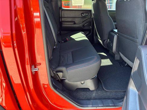 Used 2025 Nissan Frontier PRO-4X w/ Pro Convenience Package AWD/4WD image 13