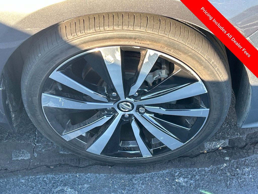 Used 2020 Nissan Altima 2.5 SR FWD image 2