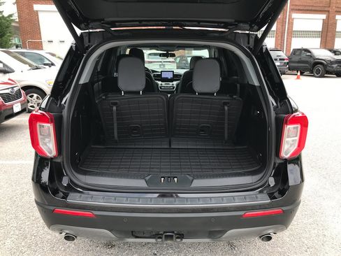 Used 2022 Ford Explorer XLT w/ Equipment Group 202A AWD/4WD image 31