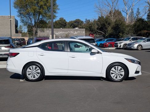 Used 2022 Nissan Sentra S image 4