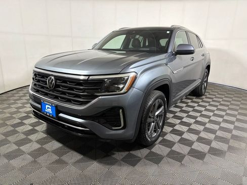 Certified 2024 Volkswagen Atlas Cross Sport SEL R-Line AWD/4WD image 4