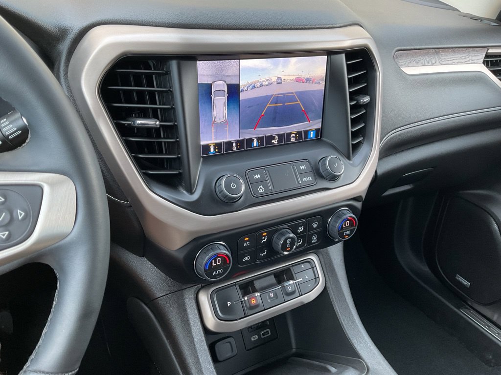 Used 2023 GMC Acadia Denali w/ Denali Technology Package AWD/4WD image 14
