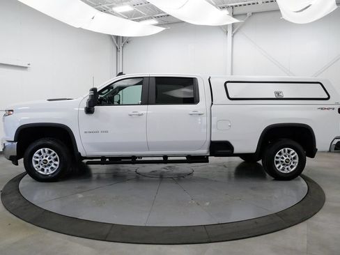 Used 2021 Chevrolet Silverado 2500 LT w/ Convenience Package AWD/4WD image 4