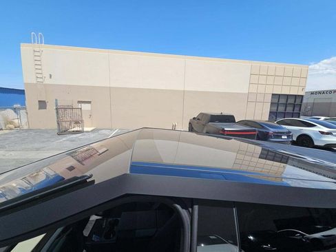 Used 2024 Tesla Cybertruck AWD Crew Cab image 15