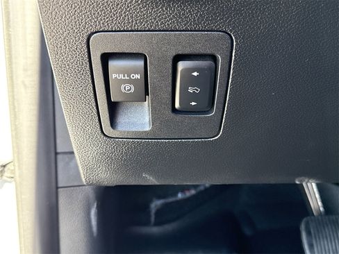 Used 2018 Ford F150 Lariat w/ Equipment Group 502A Luxury image 18