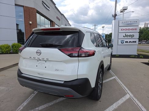 Used 2023 Nissan Rogue SV w/ SV Premium B Package AWD/4WD image 12