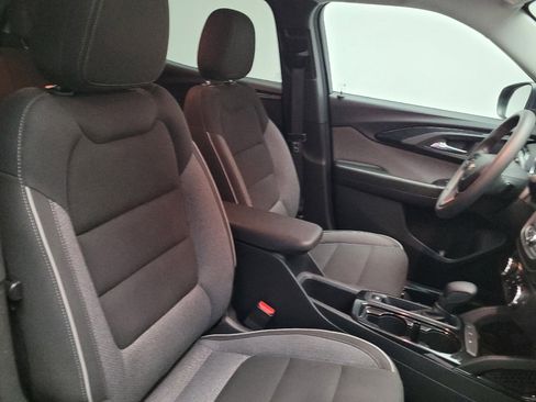 Used 2021 Chevrolet TrailBlazer LT FWD image 21