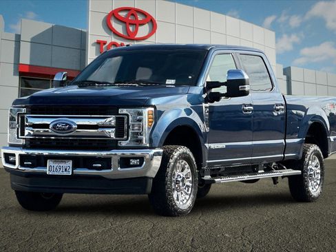 Used 2019 Ford F250 XLT w/ XLT Premium Package image 7