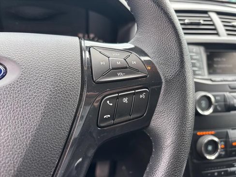 Used 2019 Ford Explorer XLT FWD image 17