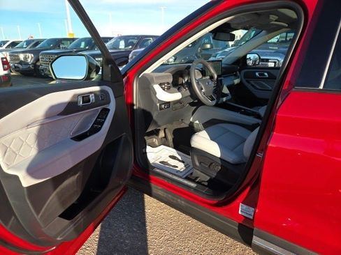 New 2026 Ford Explorer Platinum w/ LUX Leather Package image 16