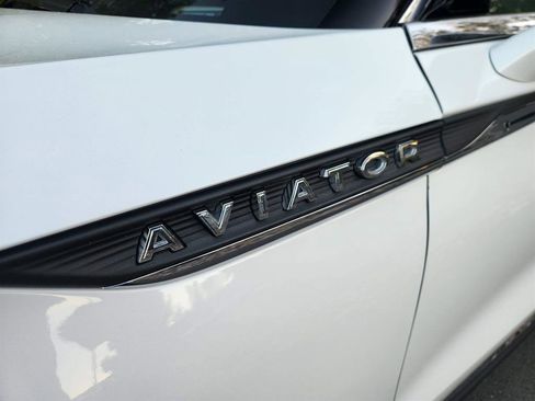 Used 2022 Lincoln Aviator Reserve w/ Equipment Group 201A image 10