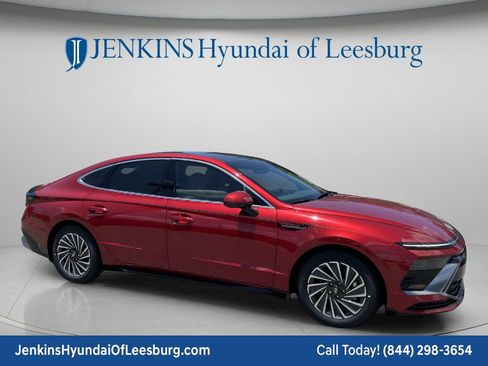 New 2026 Hyundai Sonata Limited FWD image 2