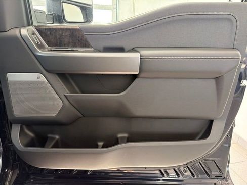 Certified 2025 Ford F250 Lariat w/ Lariat Ultimate Package AWD/4WD image 17