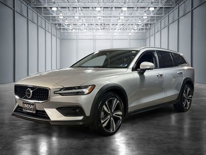 Used 2025 Volvo V60 B5 Cross Country Plus