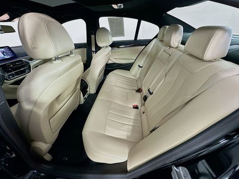 Used 2021 BMW 530i xDrive w/ Convenience Package image 32