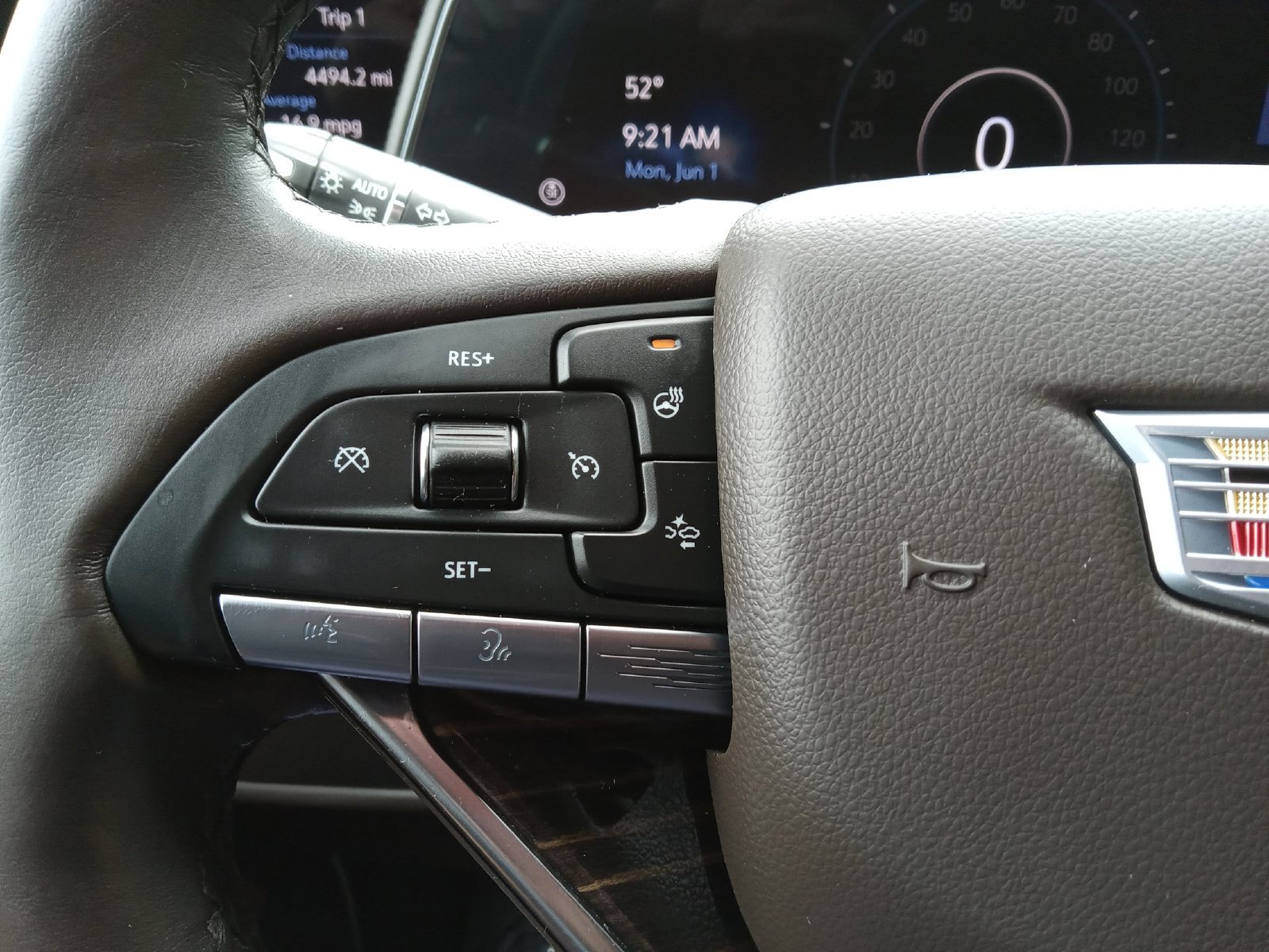 Used 2021 Cadillac Escalade ESV Premium Luxury AWD/4WD image 22