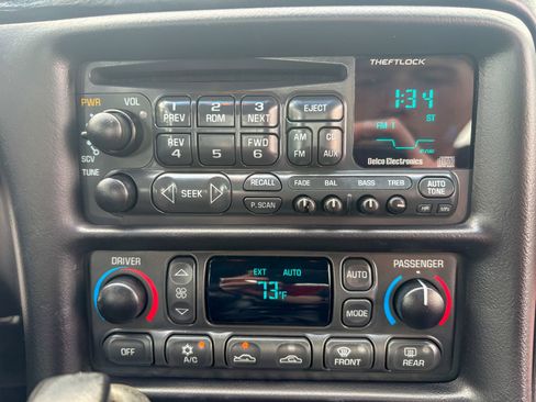 Used 2000 Chevrolet Corvette Convertible w/ Memory Pkg RWD image 23