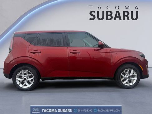 Used 2023 Kia Soul LX w/ LX Technology Package image 6