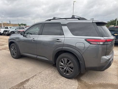 Used 2023 Nissan Pathfinder SV w/ Black Appearance Package FWD image 3
