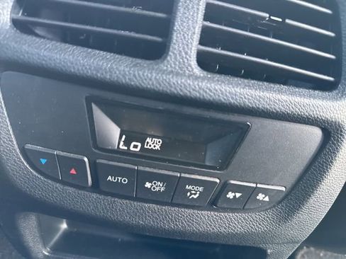 Used 2022 Honda Pilot Sport image 16