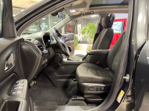 Used 2020 Chevrolet Equinox LT image 18