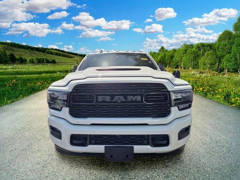 Used 2022 RAM 3500 Limited AWD/4WD image 2