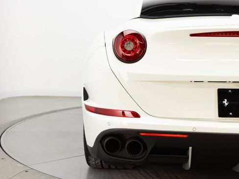Certified 2016 Ferrari California T image 45