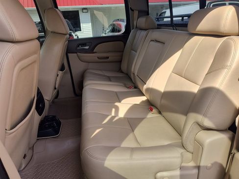 Used 2008 GMC Sierra 2500 SLT w/ Z71 Off-Road Package image 32