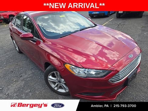 Used 2018 Ford Fusion SE w/ Fusion SE Technology Package FWD image 1