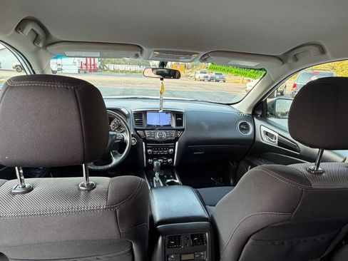 Used 2018 Nissan Pathfinder 4WD image 21
