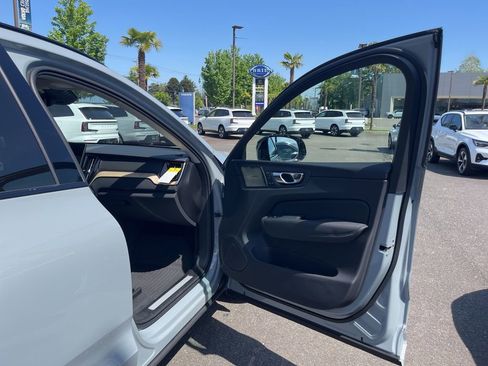 New 2026 Volvo XC60 B5 Ultra w/ Protection Package Premier AWD/4WD image 19