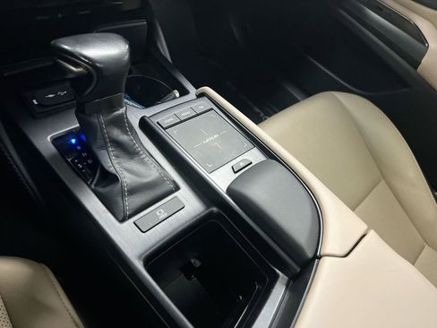 Used 2019 Lexus ES 350 w/ Premium Package FWD image 17