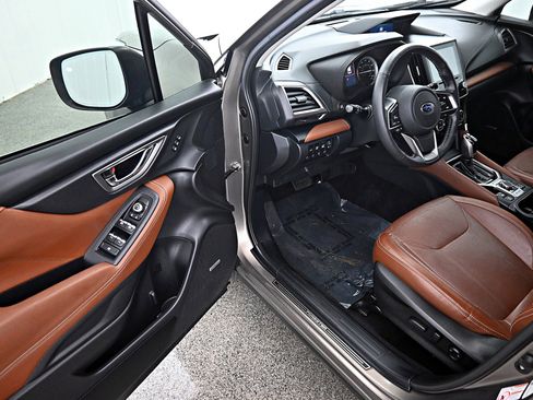 Used 2019 Subaru Forester Touring w/ Popular Package #3 image 3