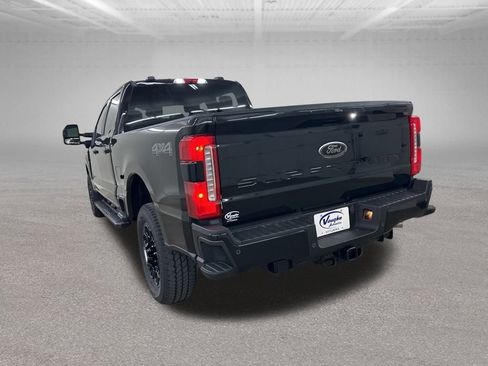 New 2026 Ford F250 Lariat w/ Black Appearance Package image 8